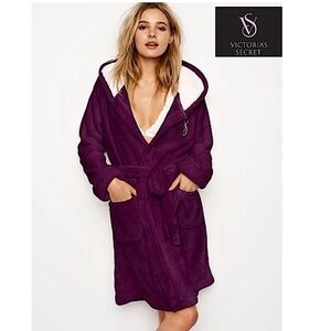 Victoria’s Secret Robe Sherpa Lined Size SP BURGUNDY WINE COLOR Excellent Con…